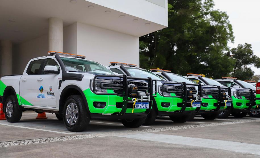 Foto de veículos entregues ao IAT