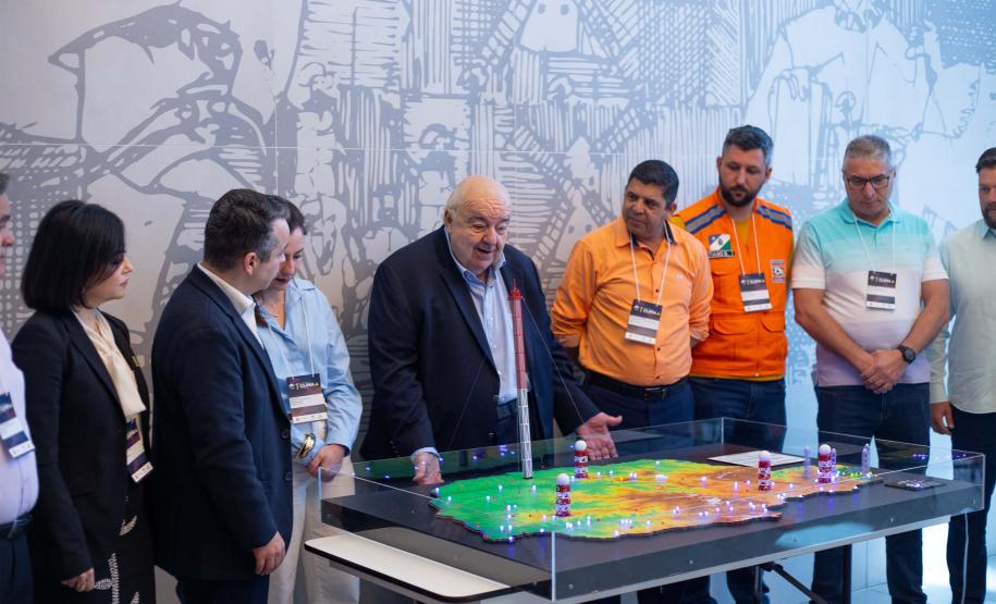 Foto de autoridades em Conferência do Clima