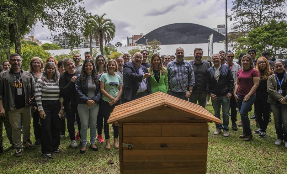 Foto de cerimônia de instalação de meliponários