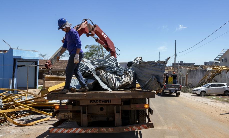 IAT define pontos para destinação dos resíduos gerados pelo tornado em Rio Bonito do Iguaçu