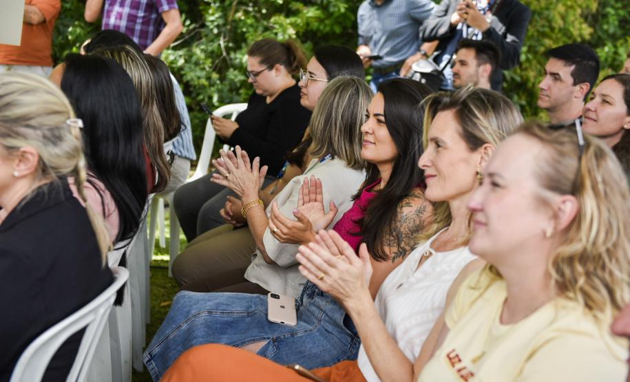 Foto de autoridades em evento