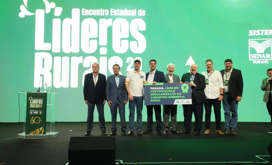 Foto de autoridades em evento