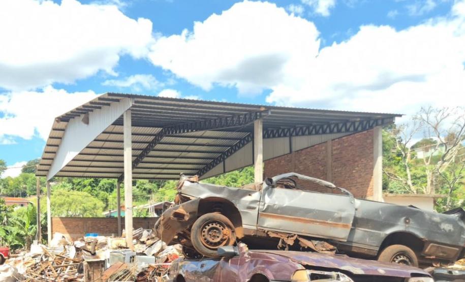 Operação em Laranjeiras do Sul aplica R$ 50 mil em multas por depósitos irregulares