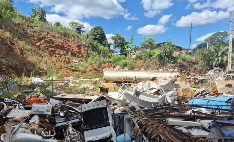 Operação em Laranjeiras do Sul aplica R$ 50 mil em multas por depósitos irregulares