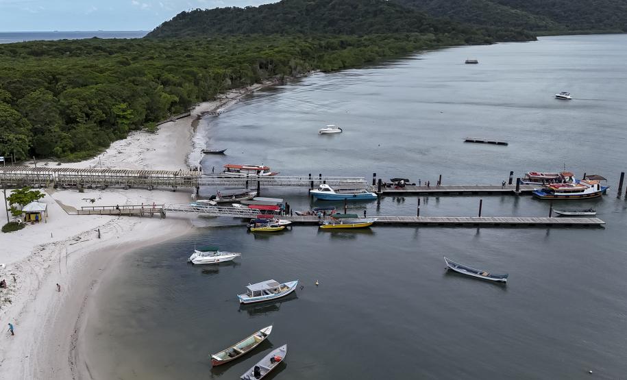 Com saneamento e inovações no acesso, Ilha do Mel ganha mais turistas e já projeta o futuro
