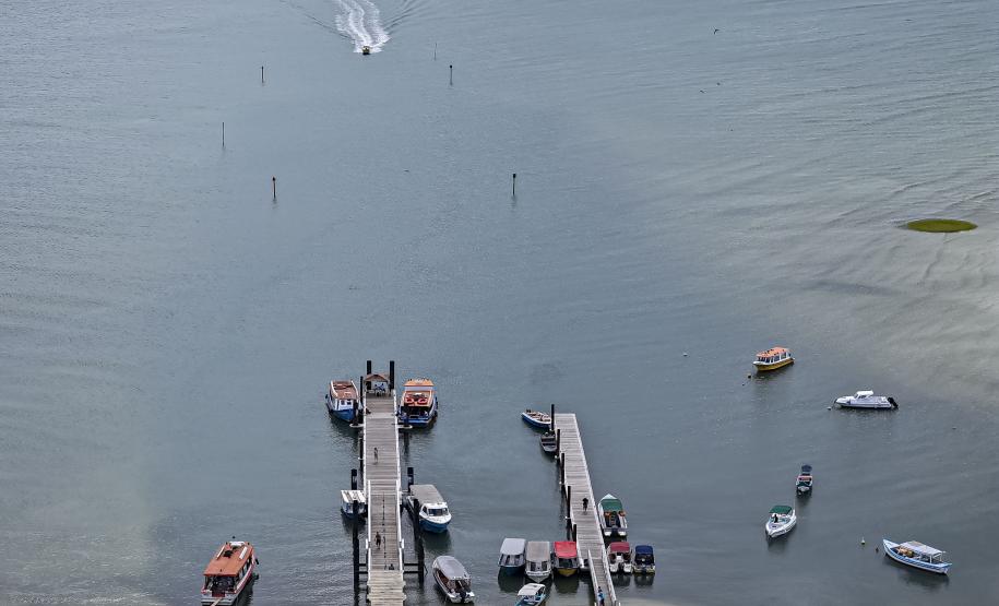 Com saneamento e inovações no acesso, Ilha do Mel ganha mais turistas e já projeta o futuro
