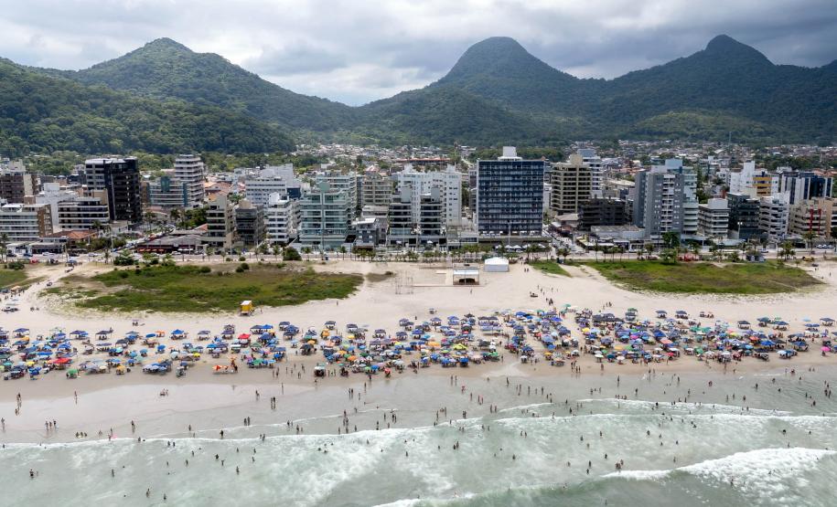 Foto aérea do litoral paranaense