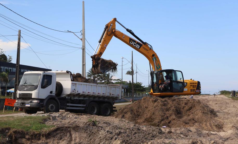 Foto de obras da orla de Pontal do Paraná