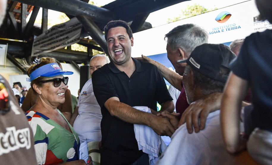 Governo entrega praça de alimentação e regularização fundiária para famílias da Ilha do Mel