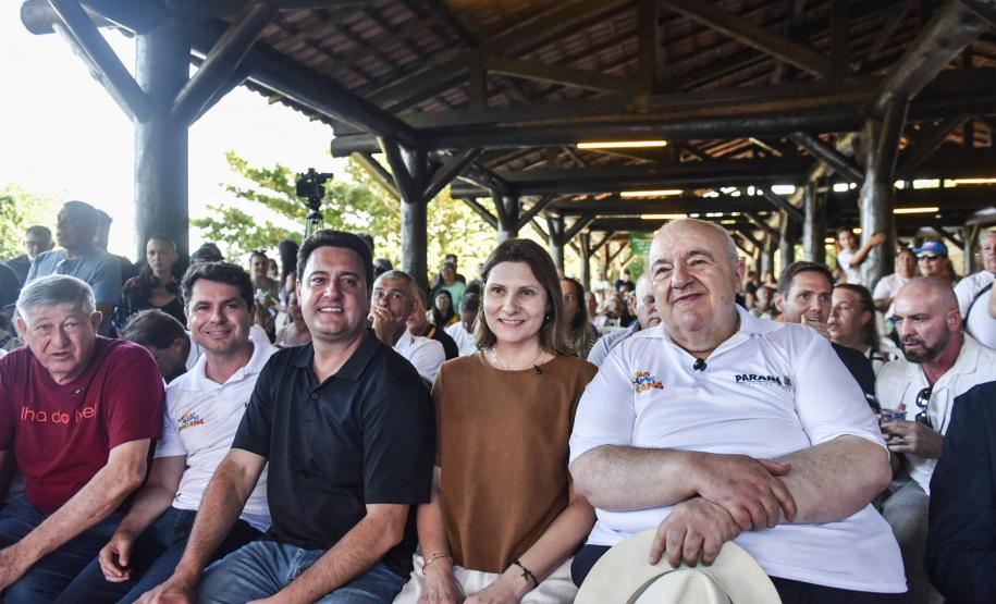 Governo formaliza contrato com empresa que vai operar controle de acesso à Ilha do Mel