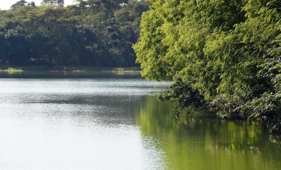 Foto de corpo hídrico paranaense