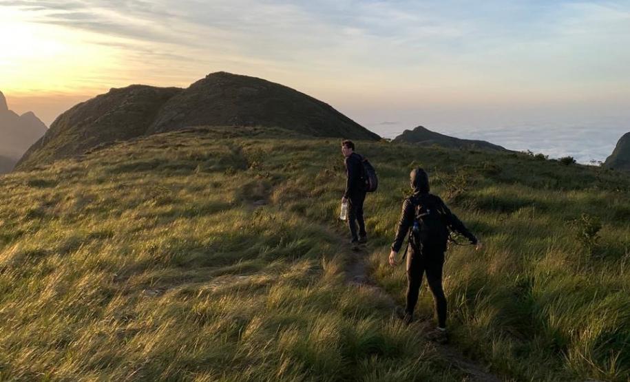 Foto de pessoas em parque estadual