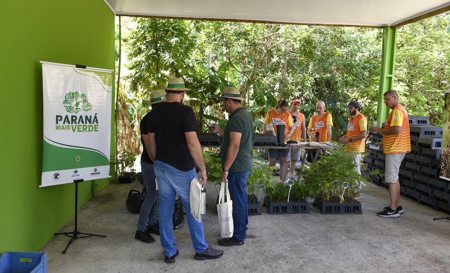 Foto de ação educativa do Um dia no Viveiro