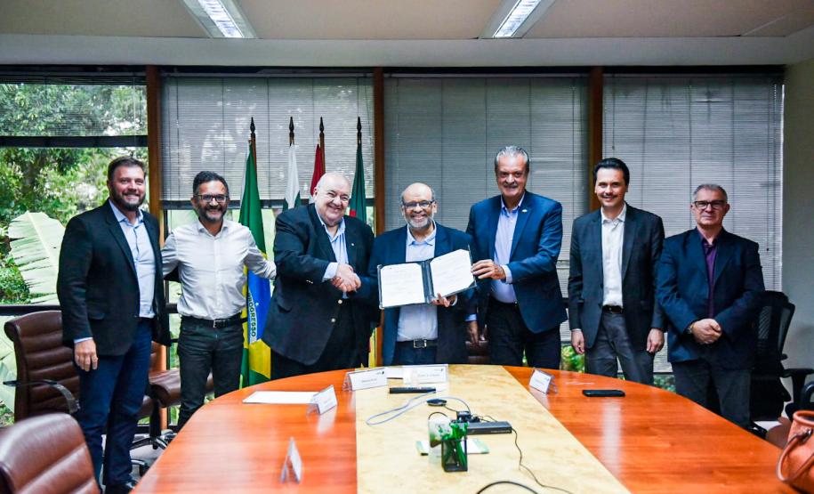 Foto de assinatura de termo