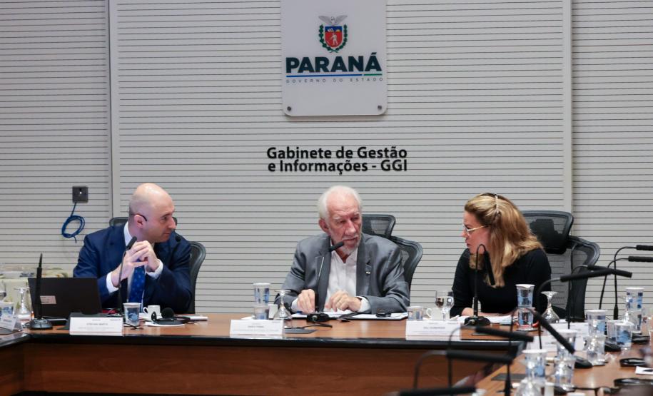 Foto de autoridades em evento