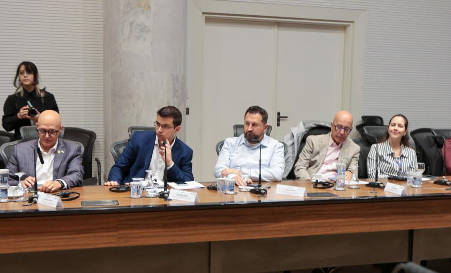 Foto de autoridades em evento