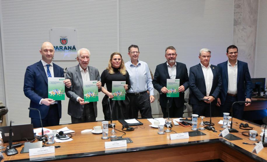 Foto de autoridades em evento