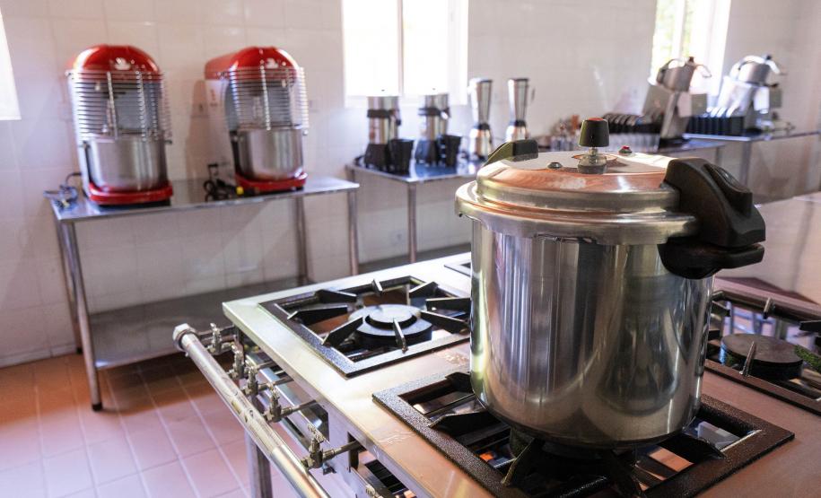 Foto de entrega da nova estrutura da Ilha das Cobras