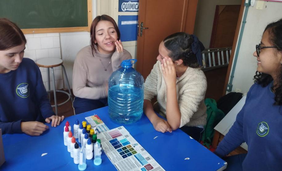 Foto de ação educativa sobre a água