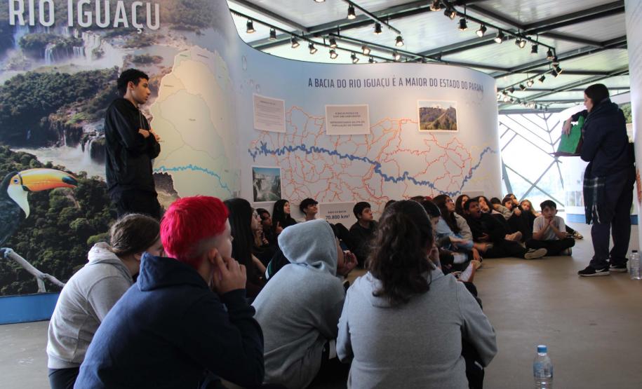 Foto de ação educativa sobre a água