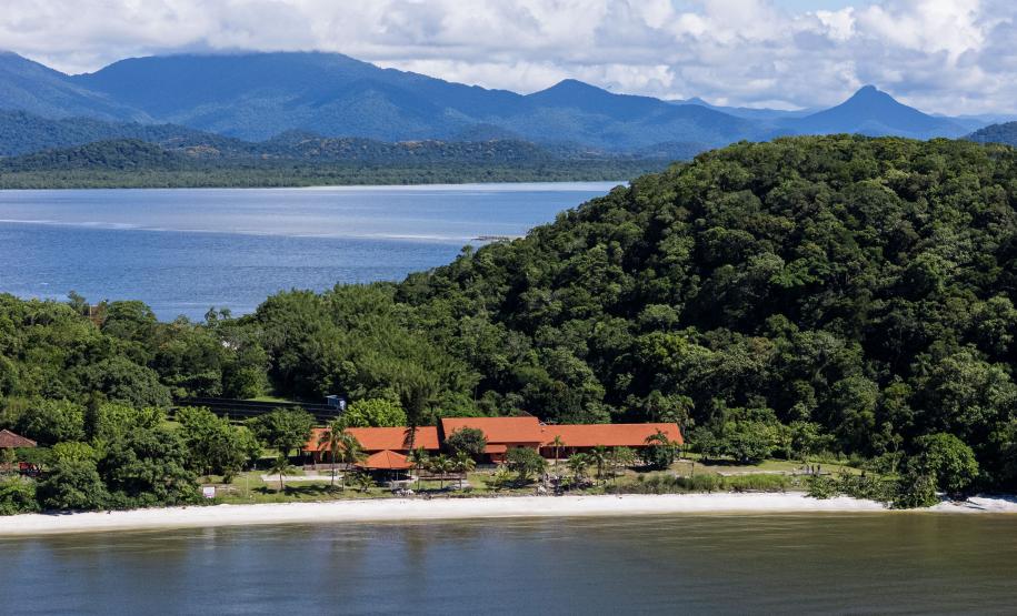 Foto de entrega da nova estrutura da Ilha das Cobras