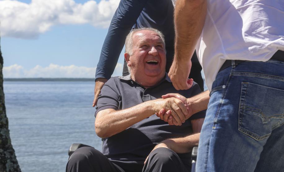 Foto de entrega da nova estrutura da Ilha das Cobras