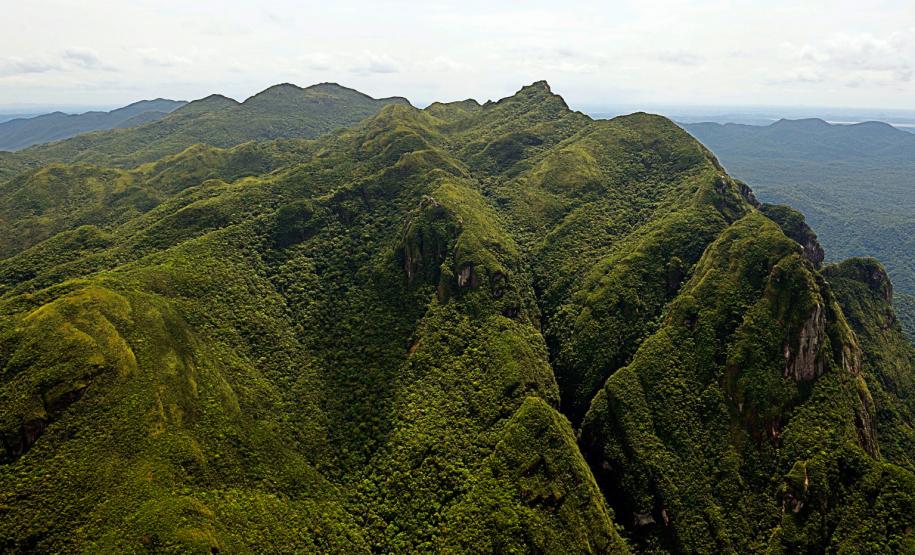 Foto de montanha do Paraná