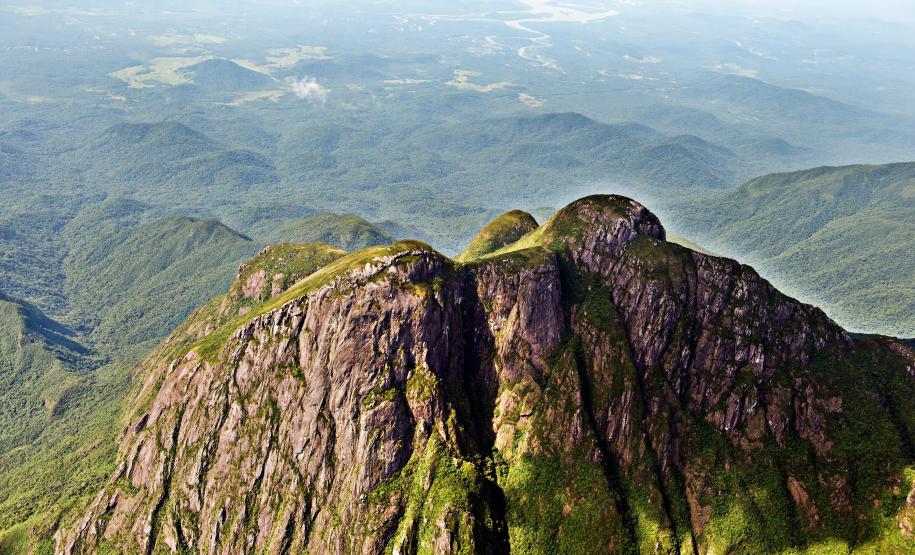 Foto de montanha do Paraná