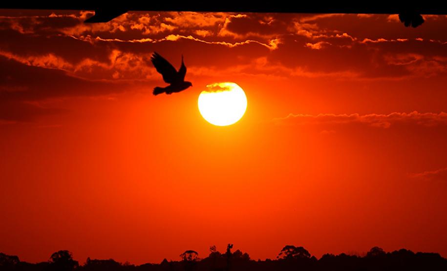 Foto de paisagem no pôr do sol