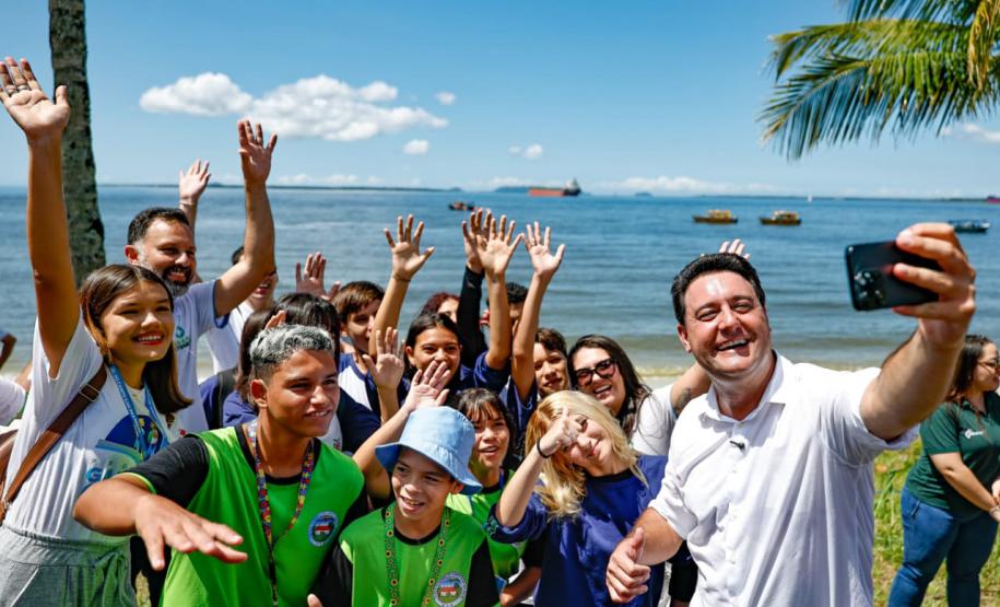 Foto de entrega da nova estrutura da Ilha das Cobras