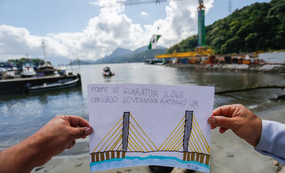 Foto de obras da Ponte de Guaratuba