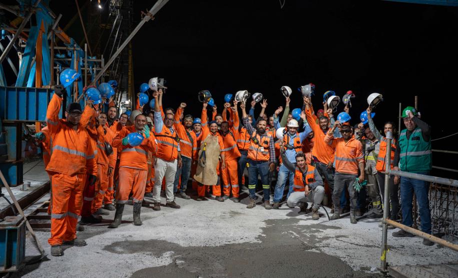 Foto de obras da Ponte de Guaratuba