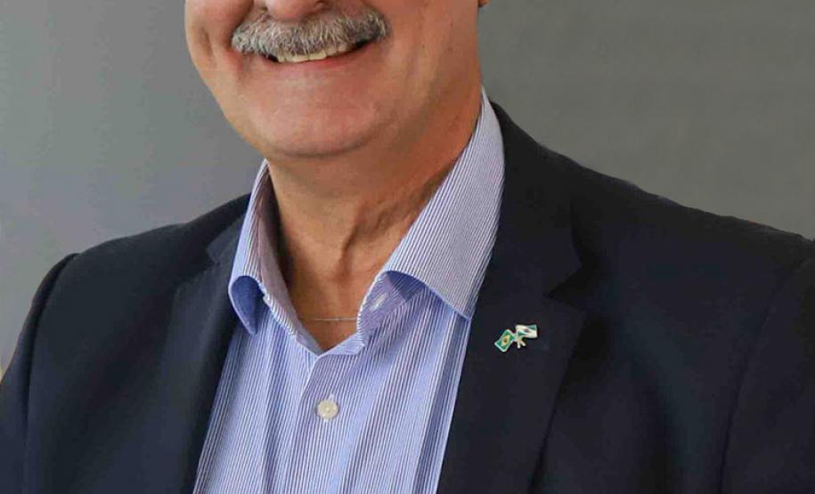 Foto de novos secretários do Paraná