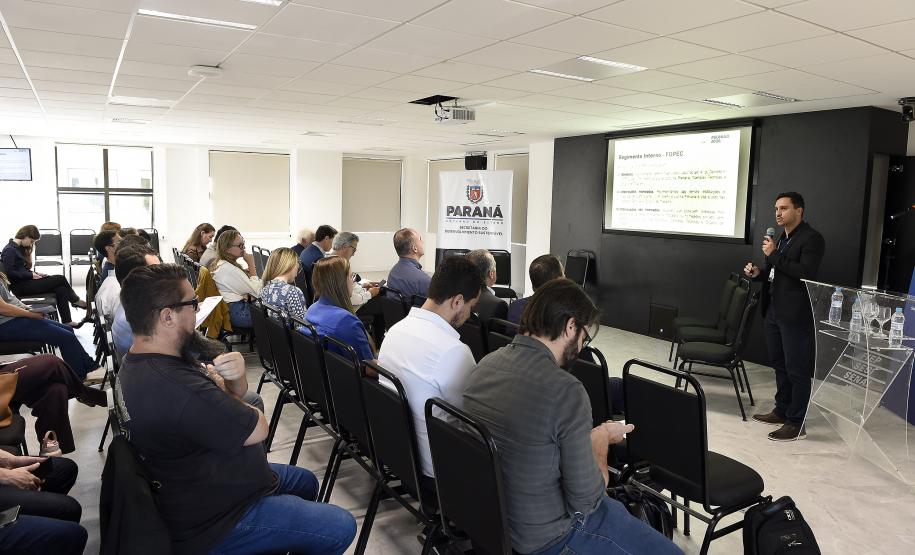 Foto de reunião do Fórum Circular