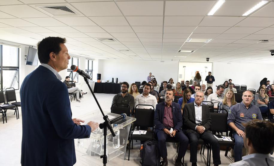 Foto de reunião do Fórum Circular