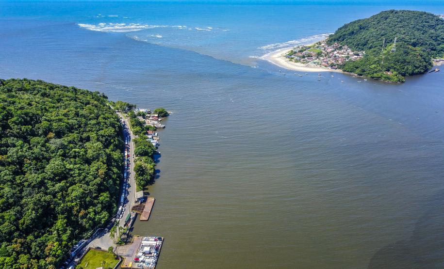 Foto de obras da Ponte de Guaratuba