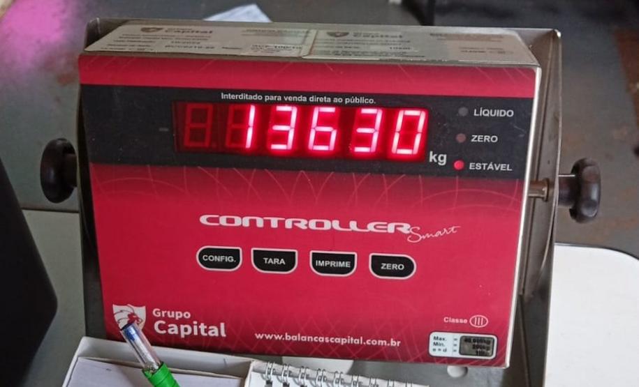 Foto de operação de limpeza de rios