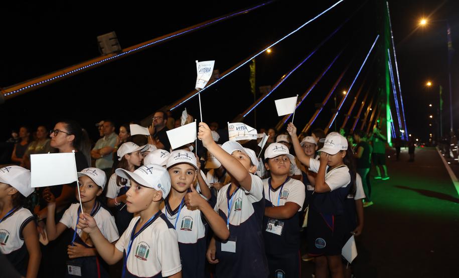 Foto de cerimônia da inauguração da Ponte de Guaratuba