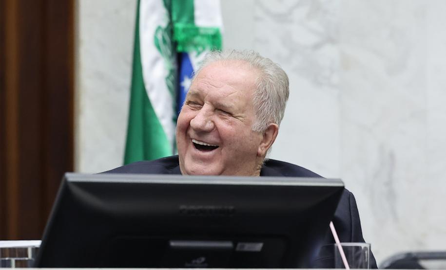 Foto de cerimônia com autoridades