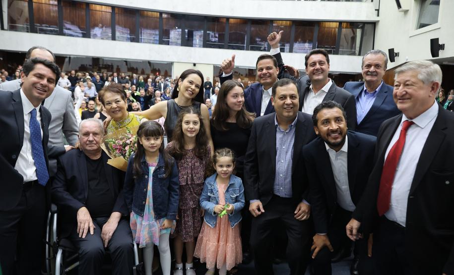Foto de cerimônia com autoridades