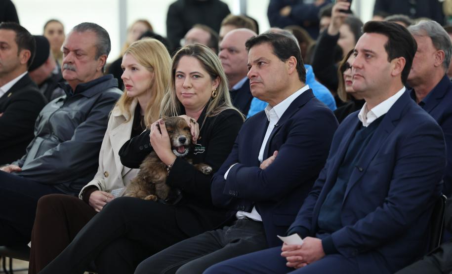 Foto de solenidade com autoridades