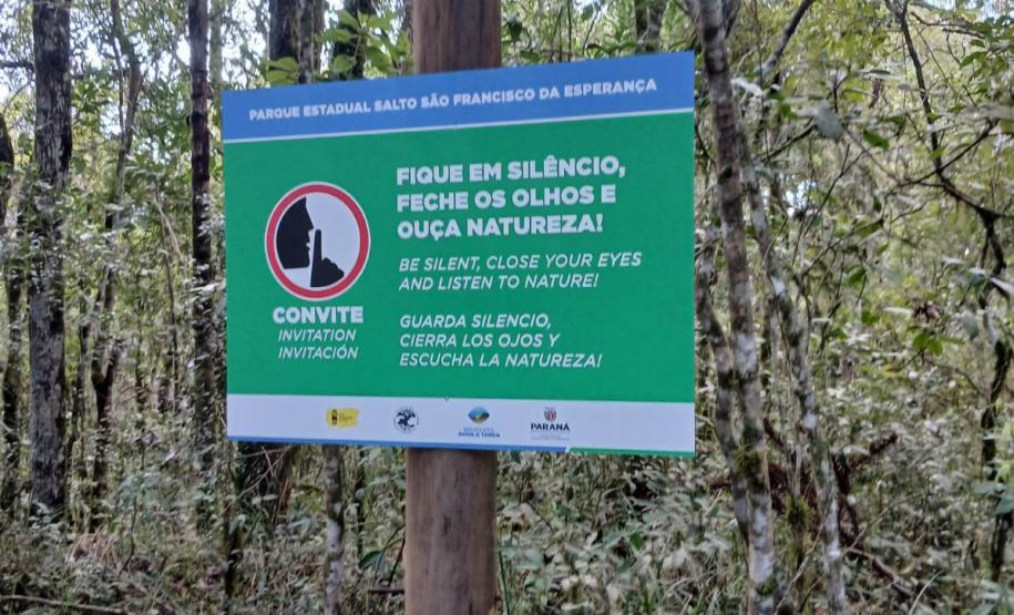 Foto de placa de sinalização do IAT