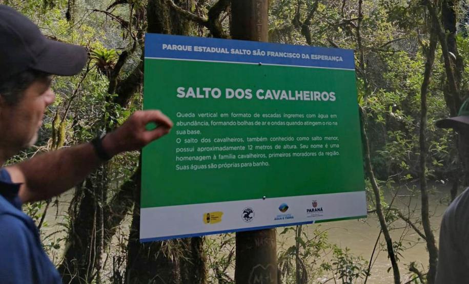 Foto de placa de sinalização do IAT