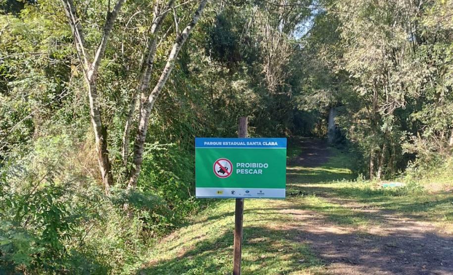 Foto de placa de sinalização do IAT