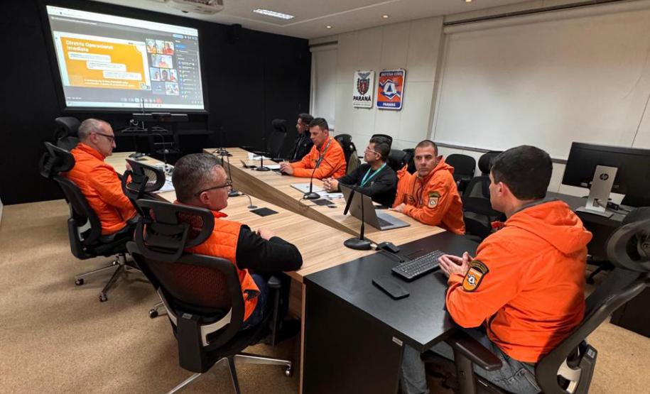 Foto de reunião com imprensa sobre El Nino