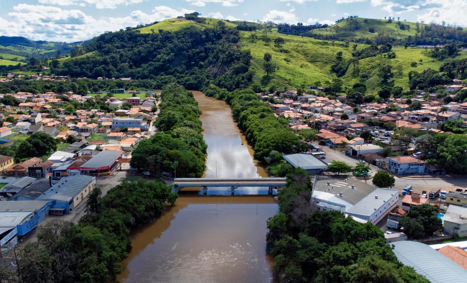 Foto de bacia hidrográfica paranaense