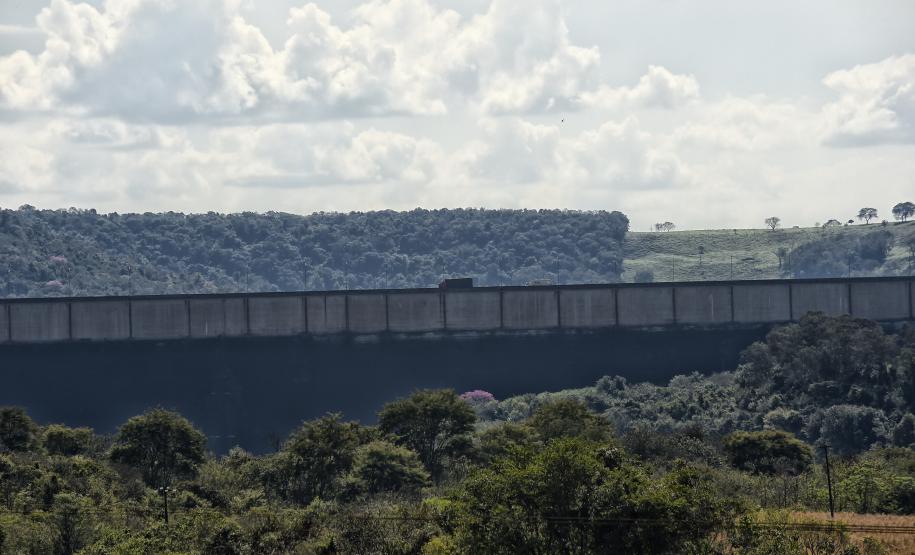 Foto de bacia hidrográfica paranaense