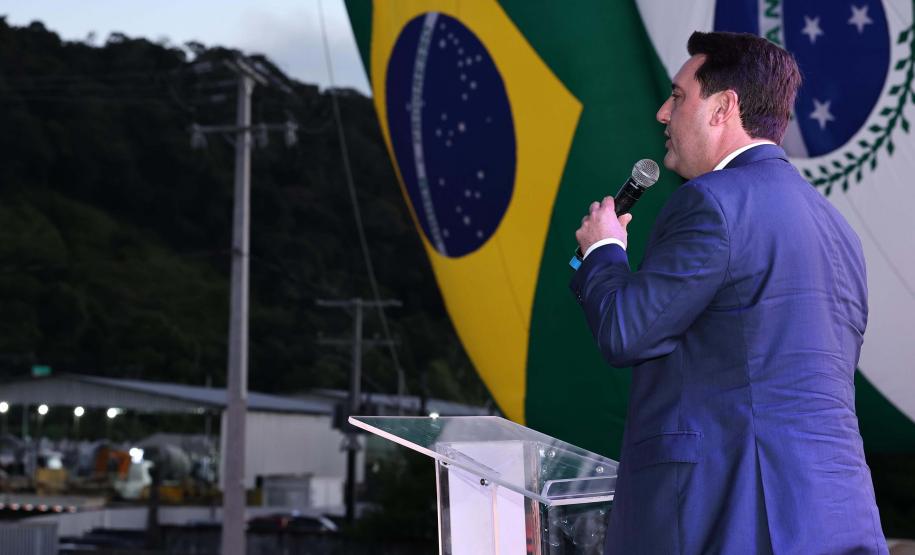 Foto de cerimônia da inauguração da Ponte de Guaratuba