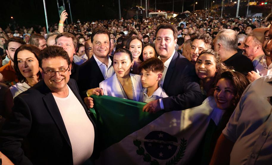 Foto de cerimônia da inauguração da Ponte de Guaratuba