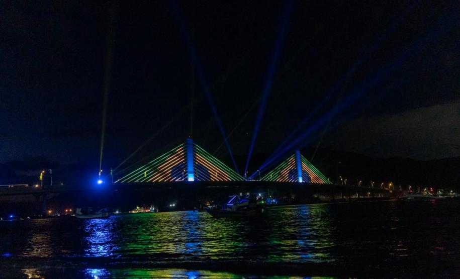 Foto de cerimônia da inauguração da Ponte de Guaratuba